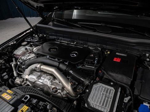 New 2025 Mercedes-Benz GLB 250 image 32