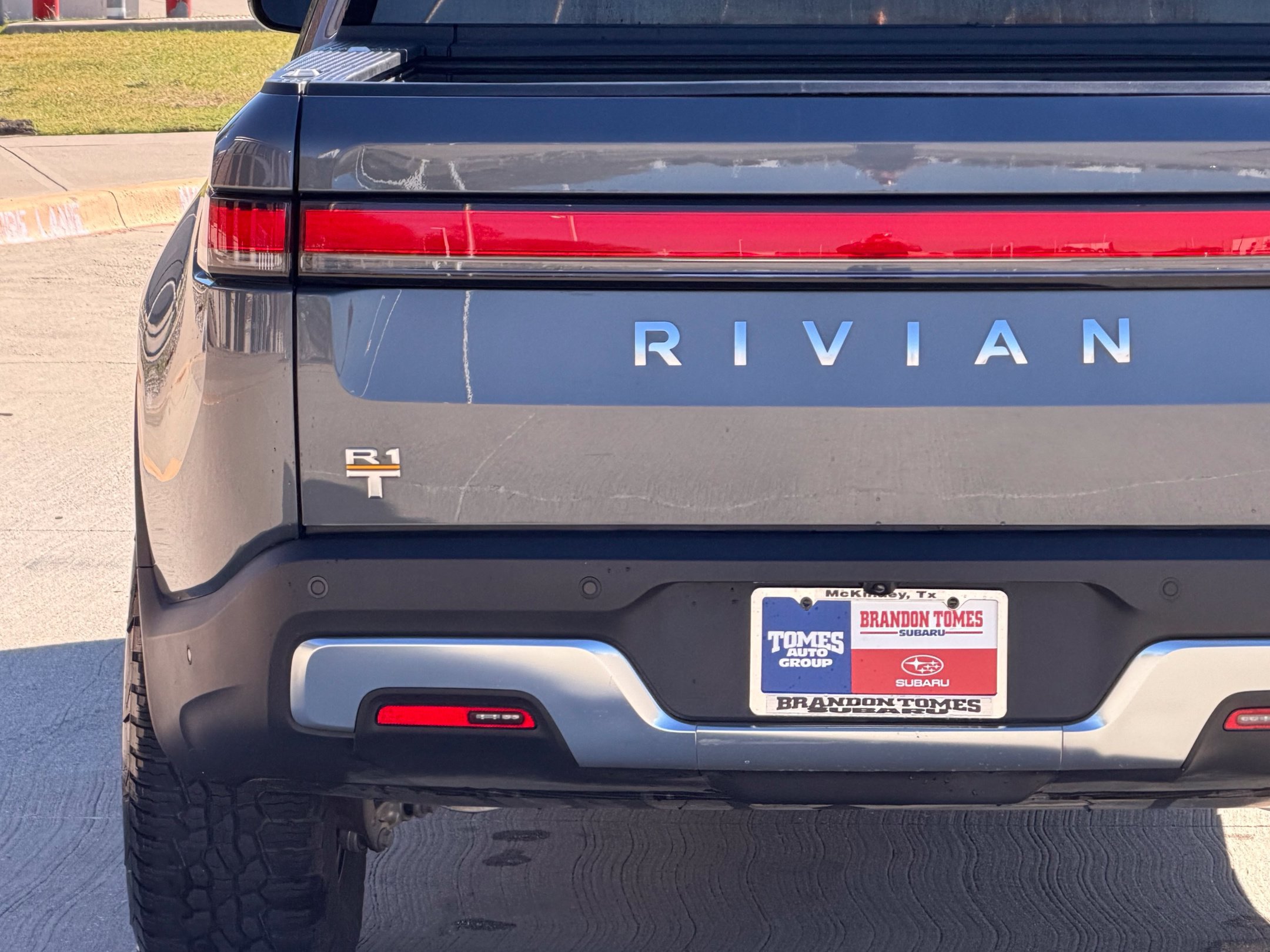 Used 2023 Rivian R1T Adventure Quad AWD/4WD image 11