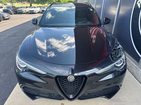 Used 2023 Alfa Romeo Stelvio Veloce AWD/4WD image 9