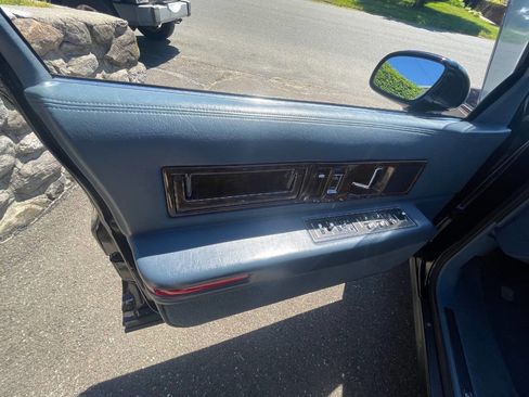 Used 1994 Cadillac Fleetwood Brougham RWD image 11