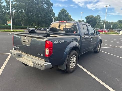 Used 2015 Nissan Frontier SV w/ SV Value Truck Package AWD/4WD image 4