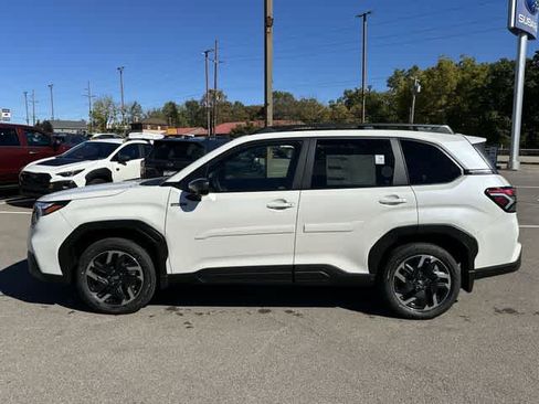 Used 2025 Subaru Forester Premium AWD/4WD image 2