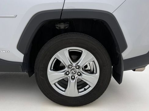 Used 2024 Toyota RAV4 XLE image 32
