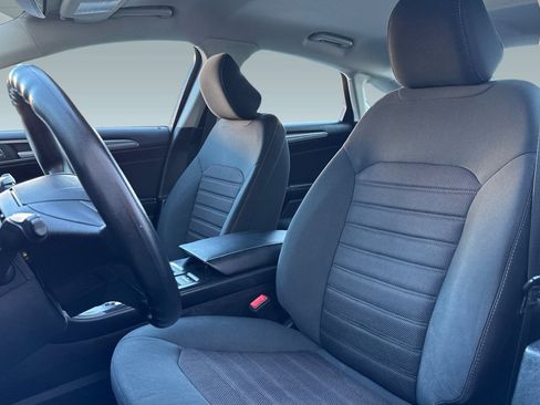 Used 2020 Ford Fusion SE image 21