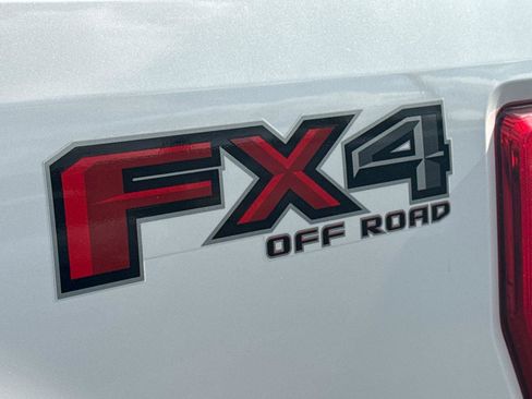 Certified 2019 Ford F250 Lariat w/ Lariat Value Package image 11