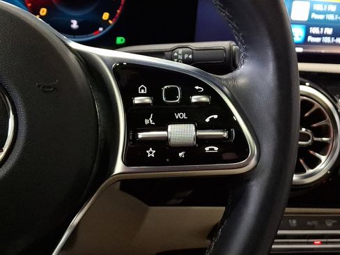 Used 2023 Mercedes-Benz CLA 250 4MATIC image 21