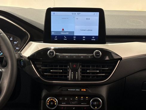 Used 2021 Ford Escape SE w/ Cold Weather Package image 12