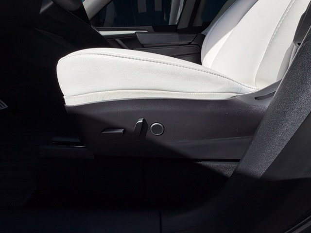 Used 2023 Tesla Model Y Long Range AWD/4WD image 9