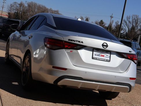 Used 2022 Nissan Sentra SV image 4