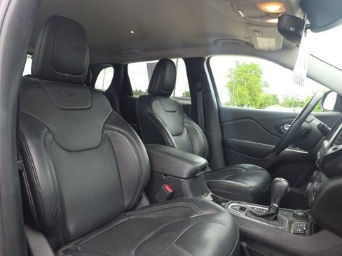 Certified 2021 Jeep Cherokee Latitude Lux w/ Comfort/Convenience Group AWD/4WD image 14