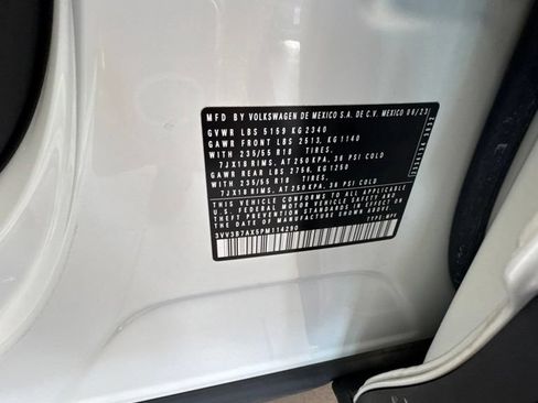 Certified 2023 Volkswagen Tiguan SE FWD image 23