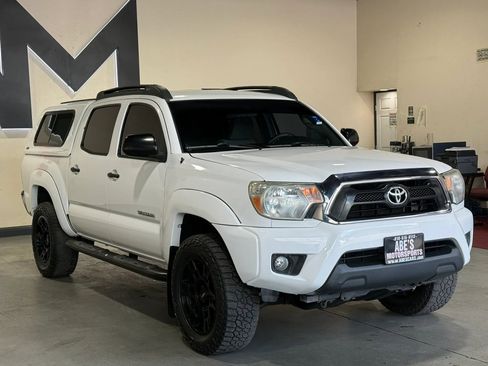 Used 2014 Toyota Tacoma PreRunner w/ SR5 Package RWD image 3