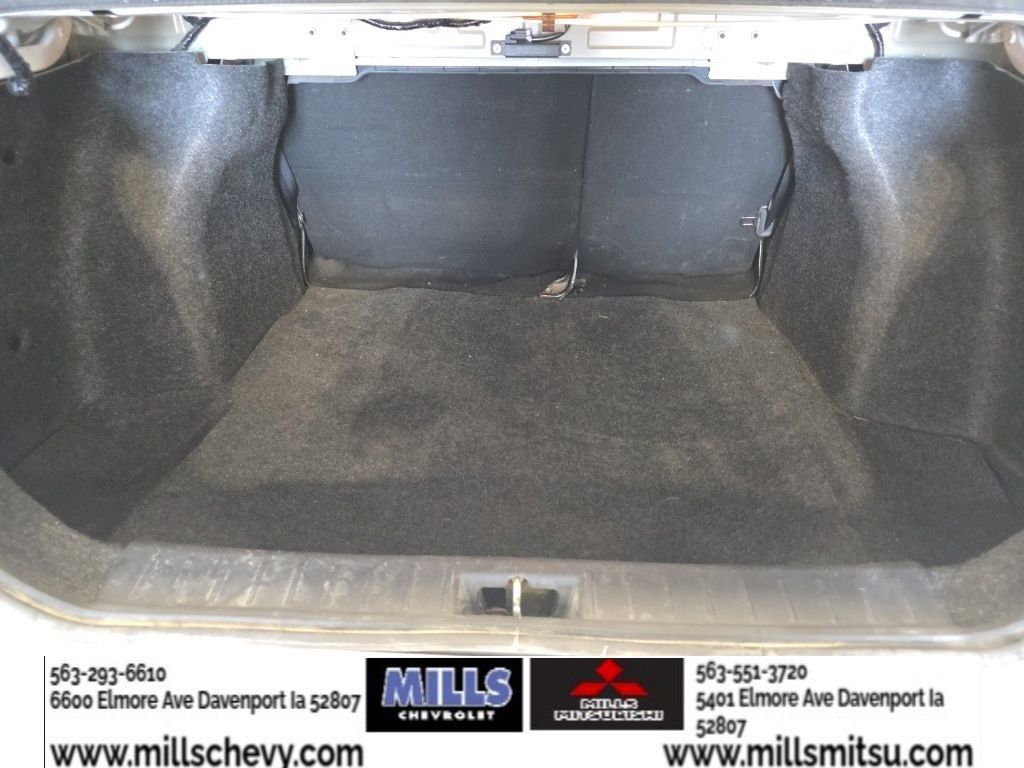 Used 2020 Nissan Versa S FWD image 17