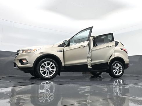 Used 2017 Ford Escape SE AWD/4WD image 32
