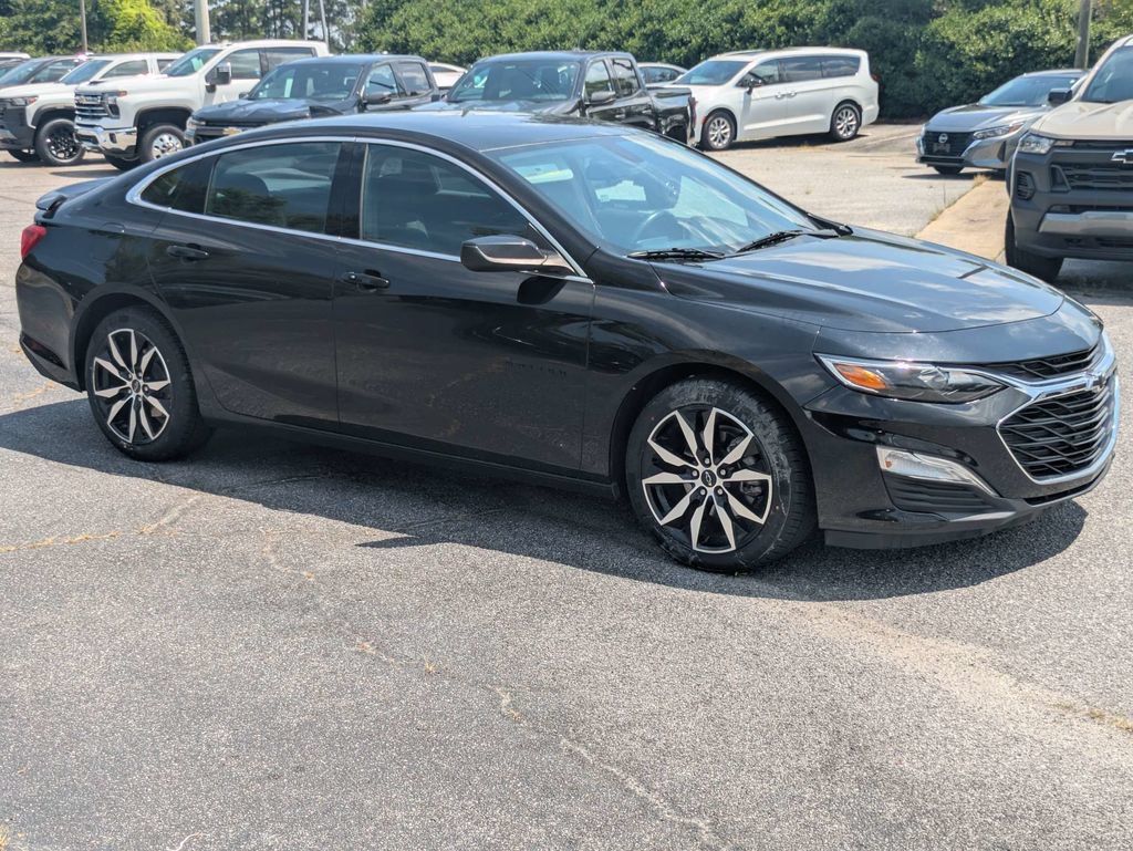 Used 2022 Chevrolet Malibu RS FWD image 2