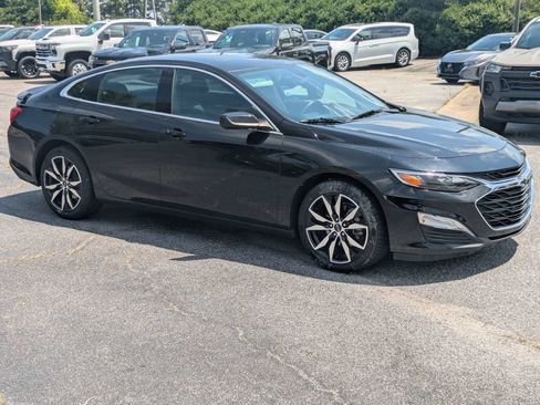 Used 2022 Chevrolet Malibu RS FWD image 2