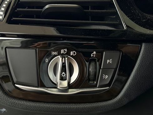 Used 2023 BMW 540i w/ Premium Package image 22