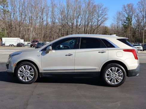 Used 2017 Cadillac XT5 Premium Luxury image 3