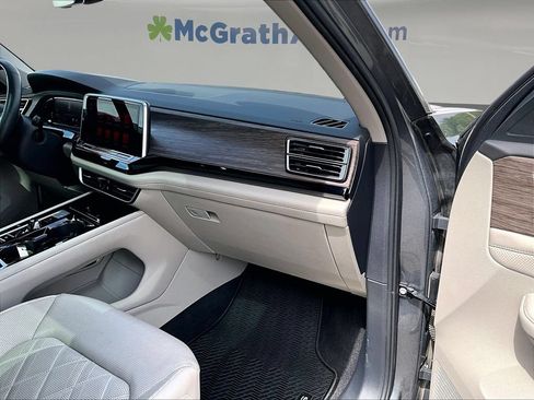 Used 2024 Volkswagen Atlas SEL Premium R-Line AWD/4WD image 30