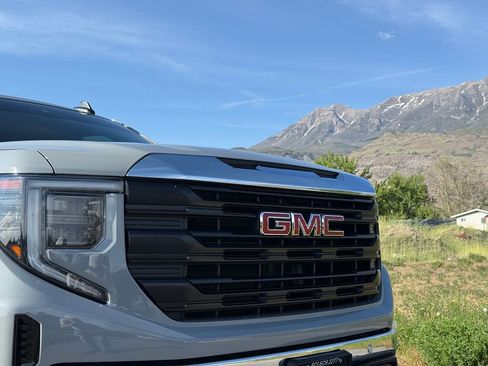 Used 2024 GMC Sierra 1500 Pro w/ Pro Value Package AWD/4WD image 18