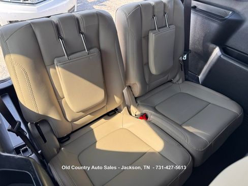 Used 2019 Ford Explorer Limited w/ Ford Safe & Smart Package AWD/4WD image 15