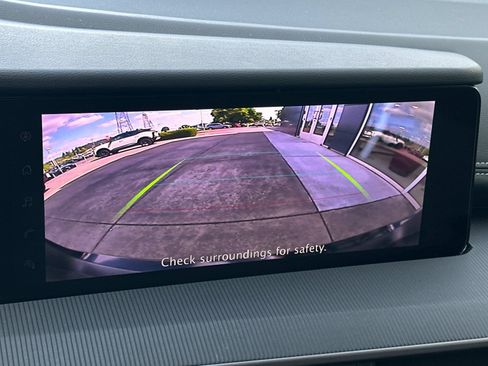 Used 2025 Nissan Murano SV AWD/4WD image 18