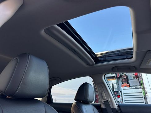 Certified 2019 Honda Insight Touring image 17