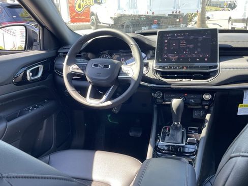 New 2026 Jeep Compass Latitude image 22