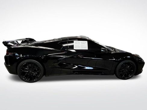 Used 2025 Chevrolet Corvette Stingray image 4