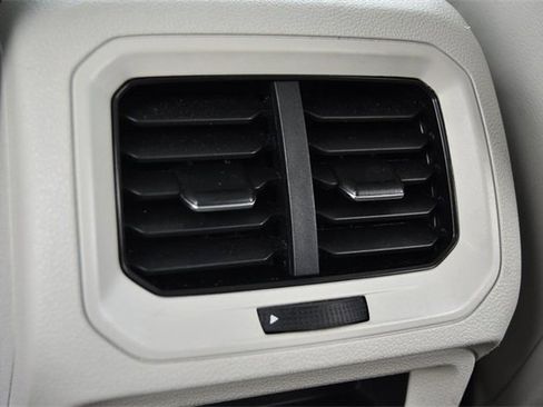 Certified 2023 Volkswagen Tiguan SE w/ Panoramic Sunroof Package image 23