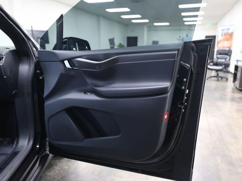 Used 2016 Tesla Model X 75D image 36