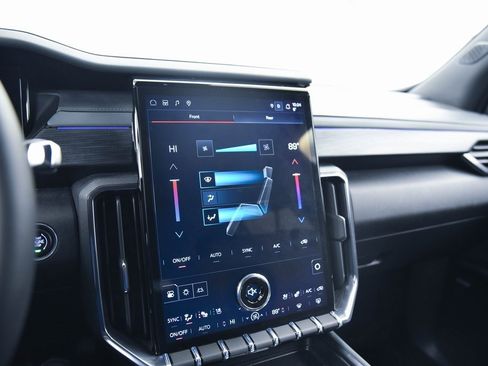 Used 2025 GMC Acadia AT4 image 22