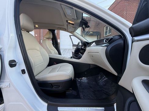 Used 2020 INFINITI QX50 Luxe w/ Cargo Package AWD/4WD image 19