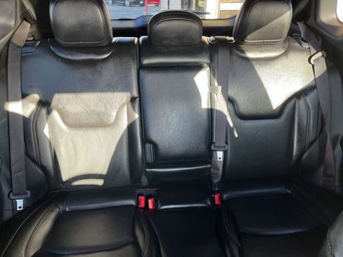 Used 2023 Jeep Compass Limited image 40