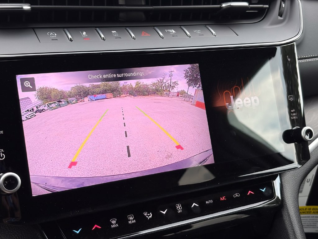 New 2026 Jeep Grand Cherokee Altitude RWD image 31