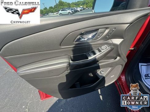 Used 2023 Chevrolet Traverse Premier FWD image 27
