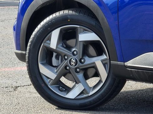 Certified 2022 Hyundai Venue Limited w/ Cargo Package image 8