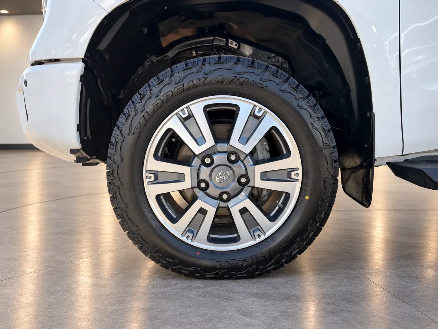 Used 2020 Toyota Tundra Platinum AWD/4WD image 25