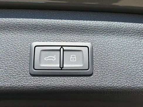 Used 2025 Audi Q3 2.0T Premium w/ Convenience Package image 13