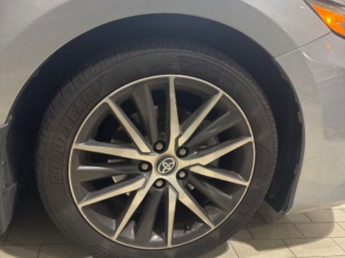 Used 2022 Toyota Camry XLE image 5