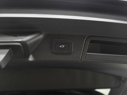 Used 2024 Land Rover Range Rover Velar S image 18