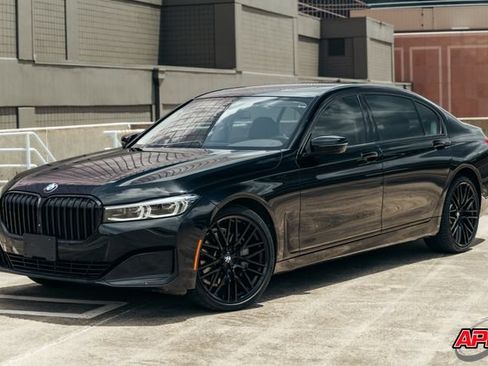 Used 2020 BMW 740i w/ Cold Weather Package RWD image 9
