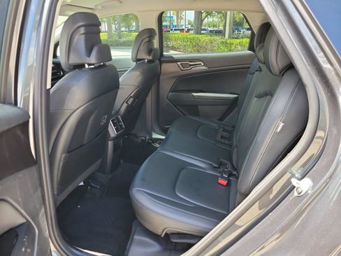 Used 2024 Kia Sportage EX FWD image 9