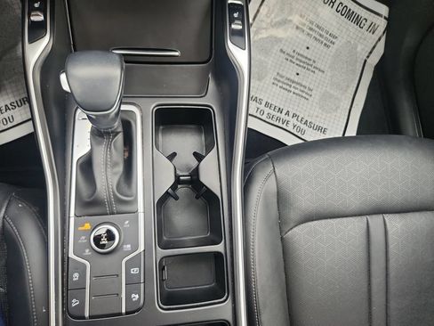 Certified 2022 Kia Sorento S w/ Panoramic Sunroof Package AWD/4WD image 15
