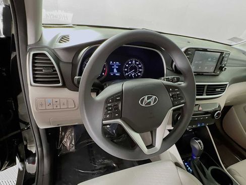 Used 2020 Hyundai Tucson Value w/ Winter Weather Package image 11