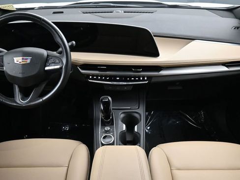Used 2024 Cadillac XT4 Luxury FWD image 5