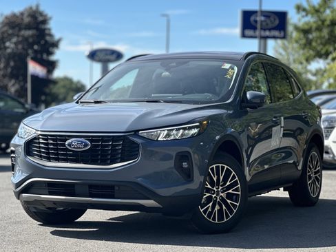 New 2025 Ford Escape SE image 1