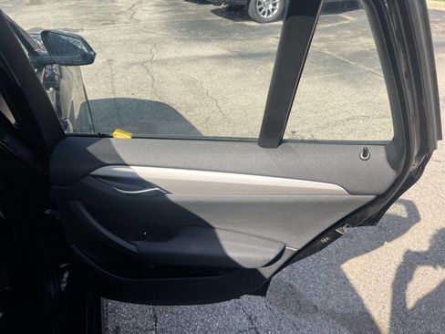 Used 2015 BMW X1 xDrive28i image 17