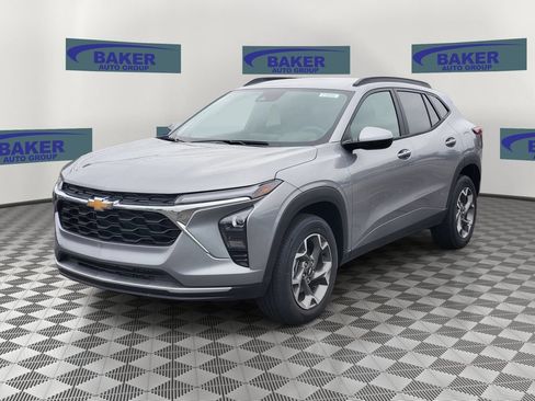 New 2026 Chevrolet Trax LT w/ Driver Confidence Package FWD image 4