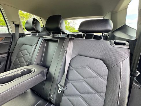 Used 2024 Volkswagen Atlas SE AWD/4WD image 26